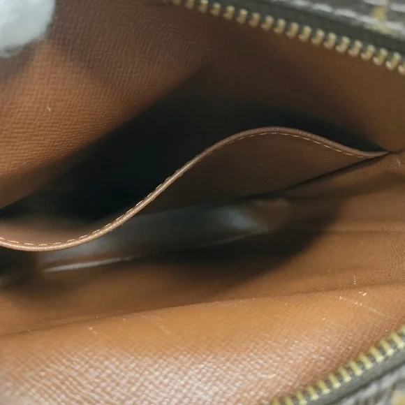 🎊SOLD🎊Louis Vuitton Amazone Vintage Monogram Crossbody bag✨ - Picture 12 of 16